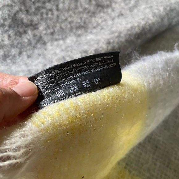 St. Albans 100% Mohair Wool Gray/Yellow/White Throw Blanket - Picture 7 of 11